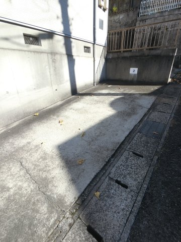 アーバン千葉寺の駐車場