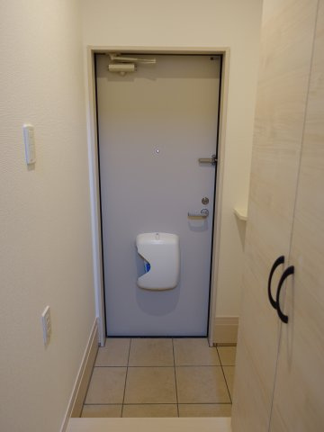 サステイン青海の玄関