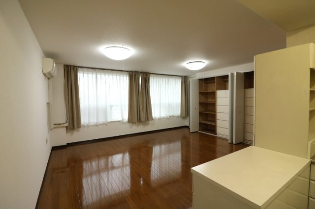 【居間・リビング】