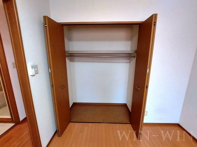 ブロードタウン神野 B棟の収納