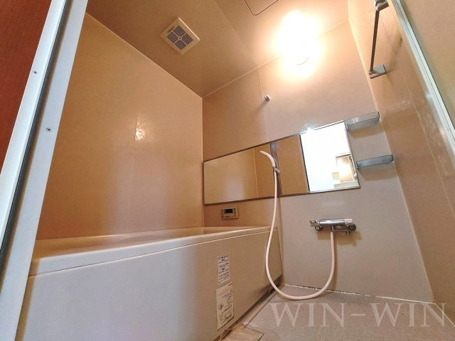 ブロードタウン神野 B棟の浴室