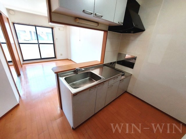 ブロードタウン神野 B棟のキッチン