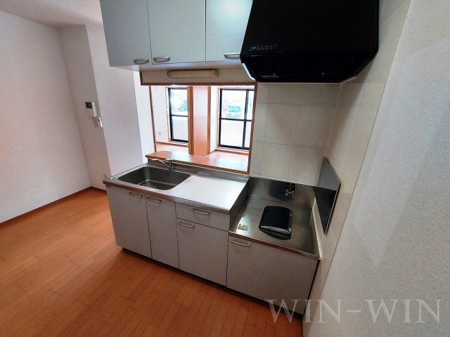 ブロードタウン神野 B棟のキッチン