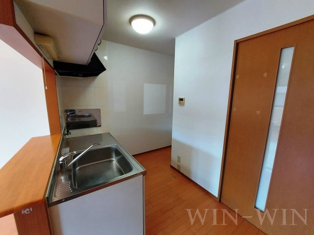 ブロードタウン神野 B棟のキッチン