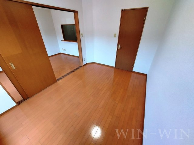 ブロードタウン神野 B棟の寝室