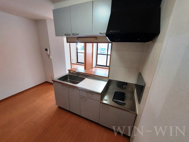 ブロードタウン神野 B棟のキッチン