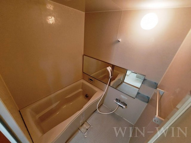 ブロードタウン神野 B棟の浴室