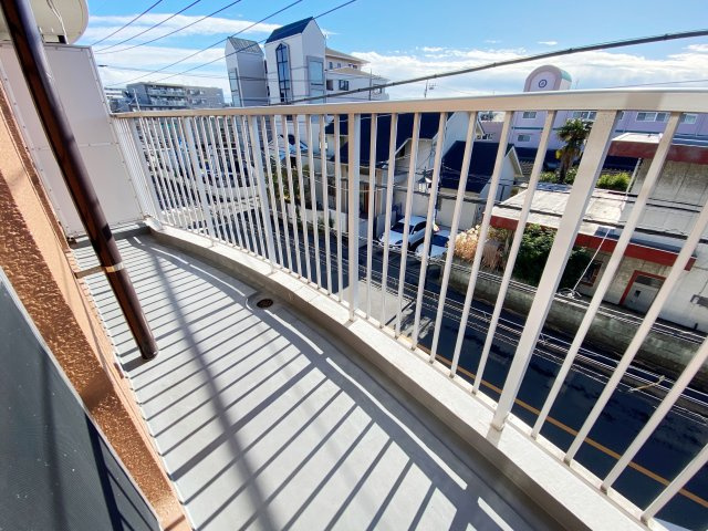 第1山田マンションのバルコニー|別号室の参考写真です。
