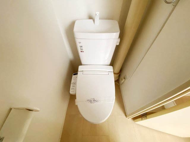 第1山田マンションのトイレ|別号室の参考写真です。