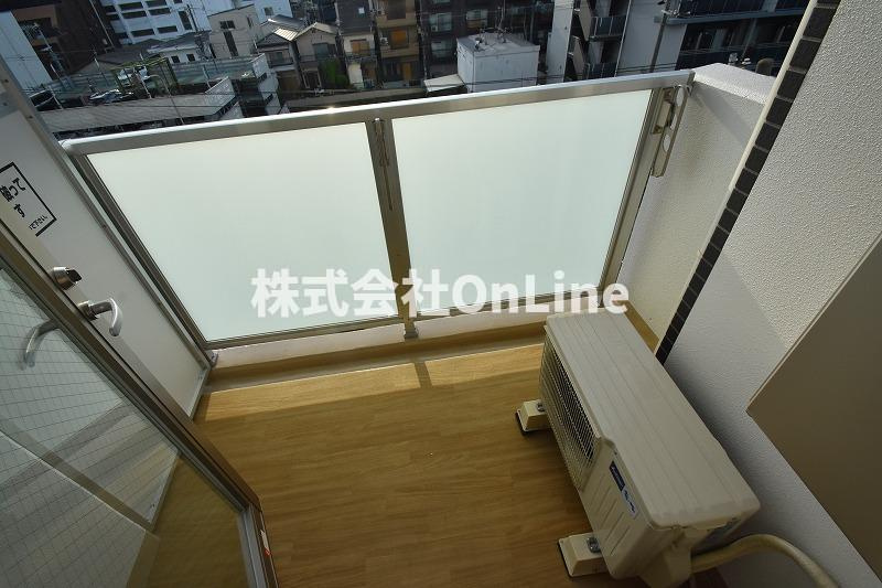 ART Tennoujiのバルコニー