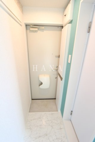 ユナイト日吉クイーン・マカダミアの玄関