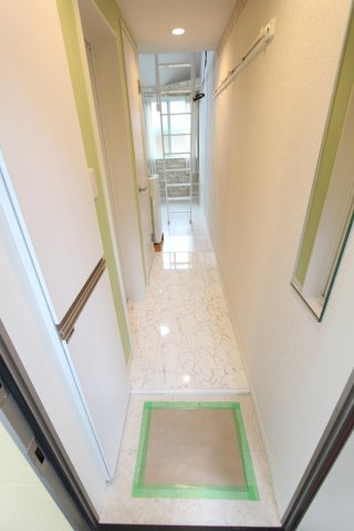 ユナイト 大倉山サンティの杜の玄関