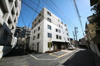 【外観】 | PERSICA　NAKANO | 鉄筋コンクリート造のがっちりとした建物。