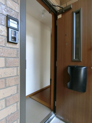 【玄関】 | サンライト | 103号室の写真（イメージ）