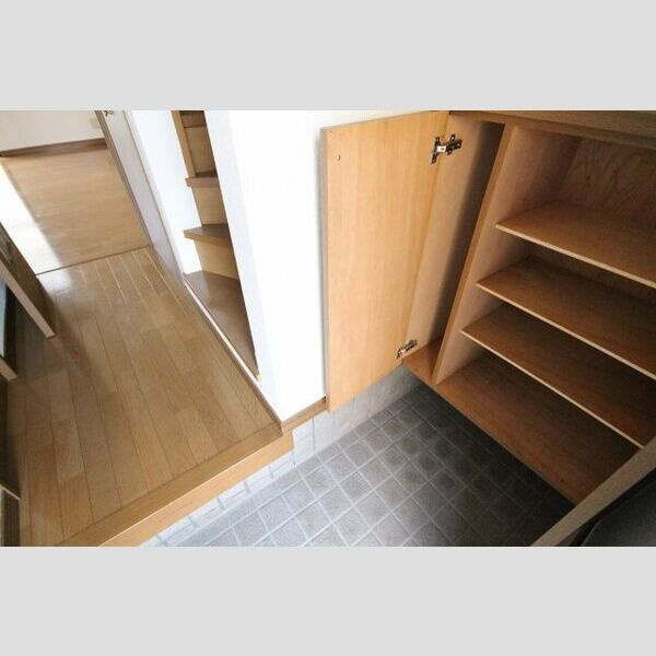 MAISON INVITATION Bの玄関