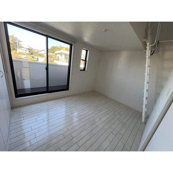 ハートベルの洋室