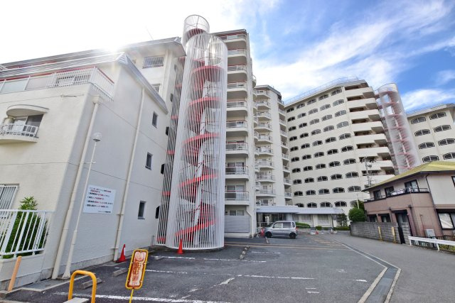 グランドハイツ甲陽園の外観|阪急「甲陽園」駅徒歩3分の好立地×2026年3月室内リフォーム完了予定物件です。皆様からのご連絡を心よりお待ちしております。