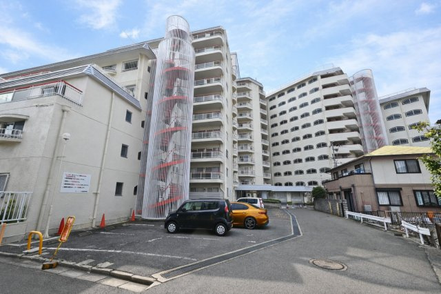 グランドハイツ甲陽園の外観|阪急甲陽線「甲陽園」駅徒歩3分のリフォーム済み物件です。見学をご希望の方はお気軽にお問い合わせ下さい。