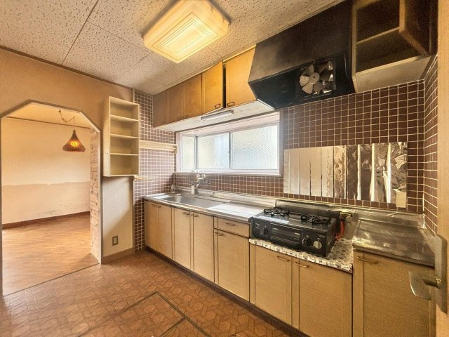 鳥取市下坂本中古戸建のキッチン