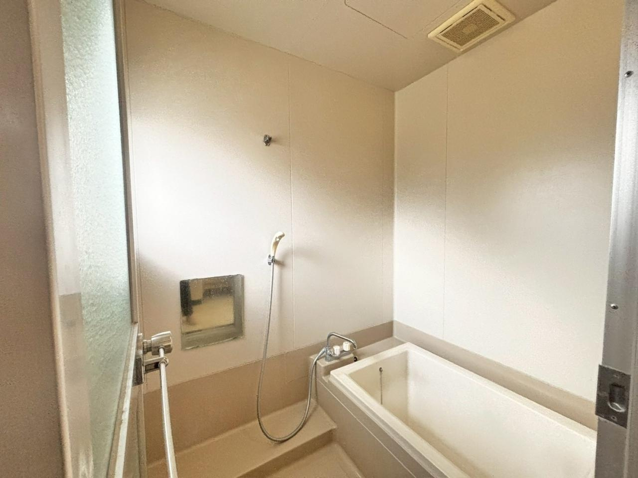 鳥取市下坂本中古戸建の浴室