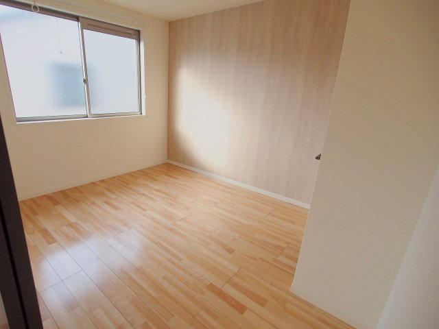 クオーレ大町東 A棟の洋室