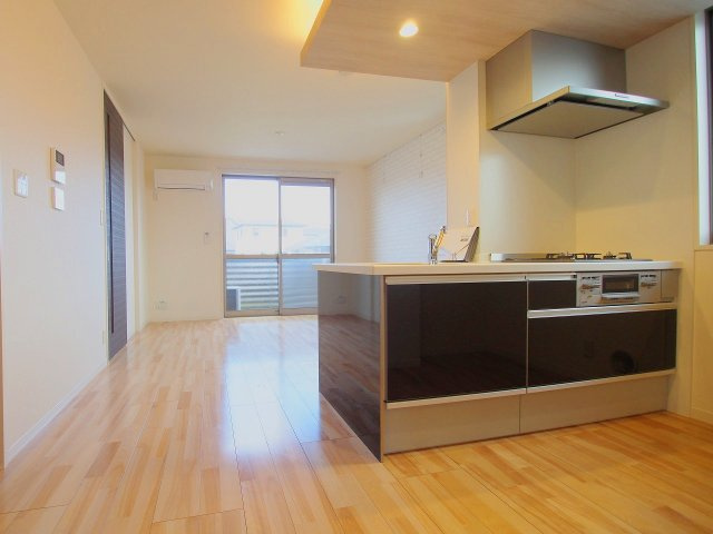 クオーレ大町東 A棟の居間・リビング