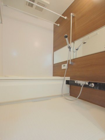 クオーレ大町東 A棟の浴室