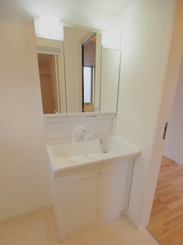 クオーレ大町東 A棟の洗面所