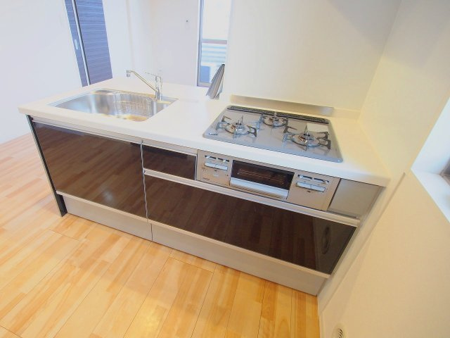 クオーレ大町東 A棟のキッチン