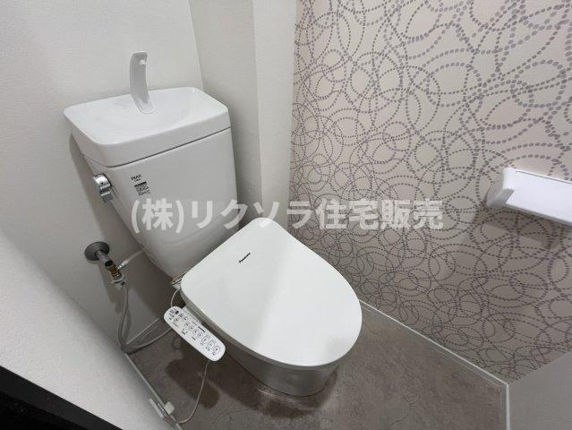 ひらかた北山アミスタ2号棟のトイレ|温水洗浄便座
■物件内覧・資金計画相談・住宅ローン相談、リフォーム相談、お問合せ受付中■
※当日・翌日のご内覧、ご相談はお電話でのお問合せがスムーズです！