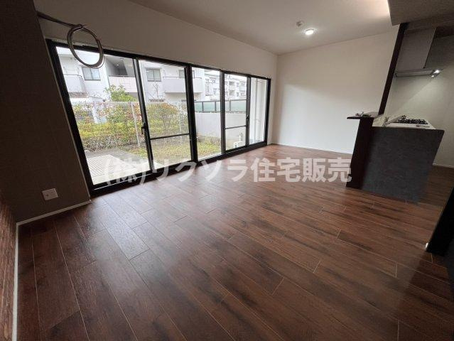 ひらかた北山アミスタ2号棟の居間・リビング|LDK16.5帖
■物件内覧・資金計画相談・住宅ローン相談、リフォーム相談、お問合せ受付中■
※当日・翌日のご内覧、ご相談はお電話でのお問合せがスムーズです！