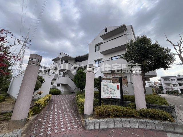 ひらかた北山アミスタ2号棟の外観|新しい生活にいかがでしょうか？外観はお住まいの顔になります。こだわりたいポイントですね。水回りリフォームやリノベーションも承ってます。
■現地見学・資金計画相談・住宅ローン相談もお問合せ受付中■