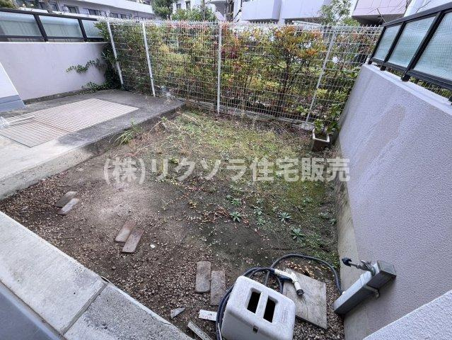 ひらかた北山アミスタ2号棟の中庭|■物件内覧・資金計画相談・住宅ローン相談、リフォーム相談、お問合せ受付中■
※当日・翌日のご内覧、ご相談はお電話でのお問合せがスムーズです！