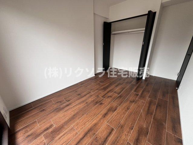 ひらかた北山アミスタ2号棟の寝室|洋室6.5帖
■物件内覧・資金計画相談・住宅ローン相談、リフォーム相談、お問合せ受付中■
※当日・翌日のご内覧、ご相談はお電話でのお問合せがスムーズです！