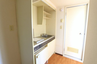【キッチン】 | Sun lit house | ミニ冷蔵庫付き。IHコンロ