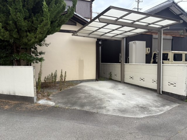 売中古戸建　焼津市三ケ名の駐車場|駐車２台可(車種による)