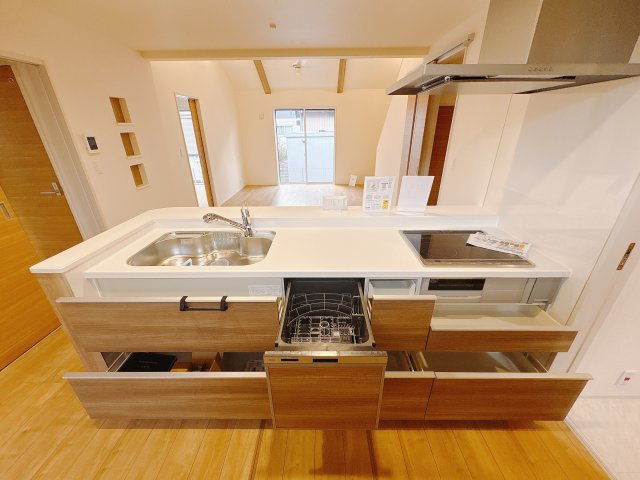 宇都宮市花房3丁目 2期 全2棟のキッチン|〇2号棟〇
火を使わないオール電化で、毎日の暮らしに安心と快適を。
光熱費の一本化で家計管理もスマートにできます！
※2025年12月撮影