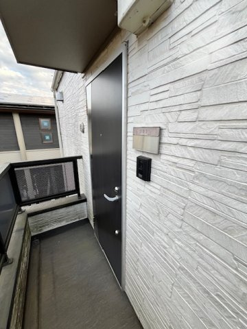 フラットCoCoのエントランス