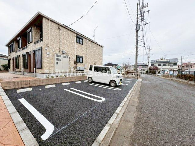 フィオーレの駐車場