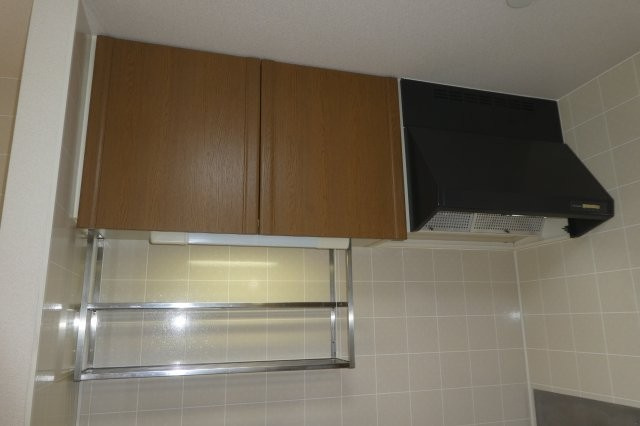 セジュール大内Ｂのキッチン|キッチン上収納