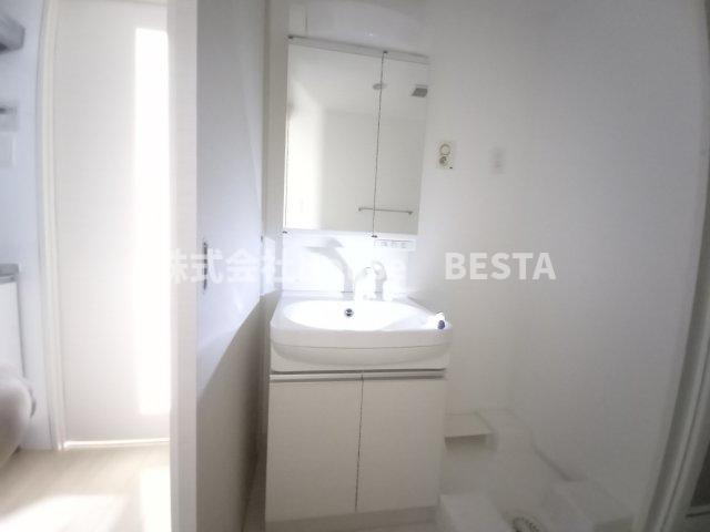 アドバンス神戸アルティスの独立洗面台