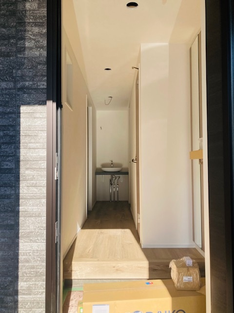 浦安市富士見１丁目　新築戸建て　全２棟の玄関