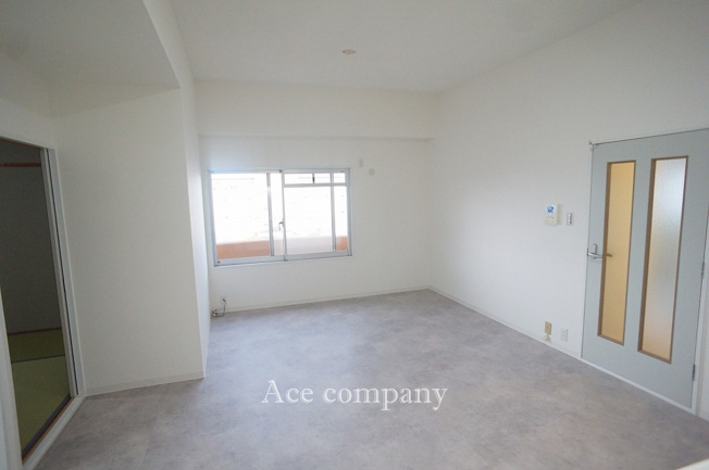 【居間・リビング】 | ハイマート弥刀弐番館 | 【LDK：約11.75帖】