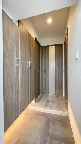 両国緑スカイハイツ　８階　角　部屋　リ　フォーム済の玄関