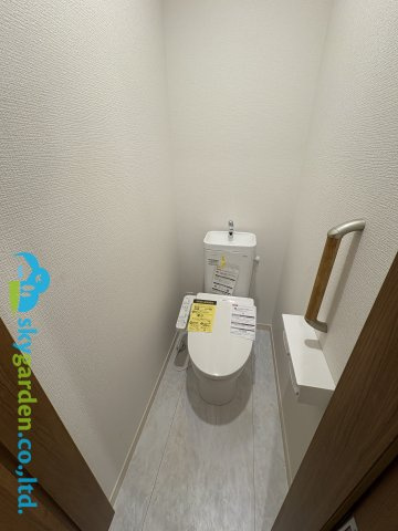 茅ヶ崎市香川4丁目　新築戸建　全3棟3号棟のトイレ|２階のトイレ