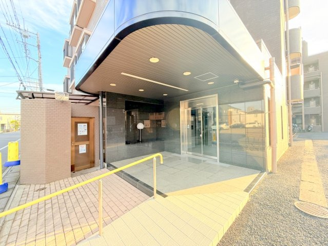 エス・バイ・エルマンション越谷のエントランス|共用部・エントランス