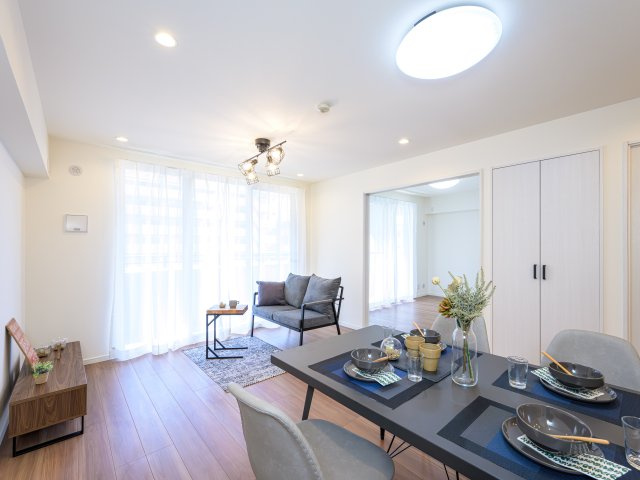 エス・バイ・エルマンション越谷の居間・リビング|リビング/施工例