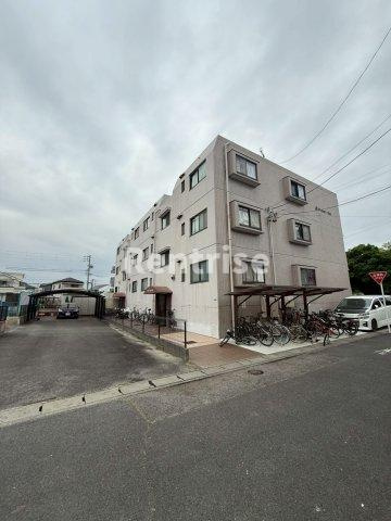 マンション忠徳の駐車場