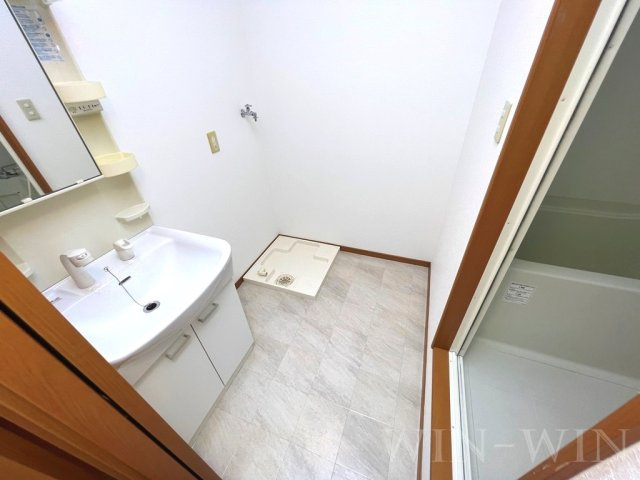 ブロードタウン神野 Ⅱ D棟の洗面所