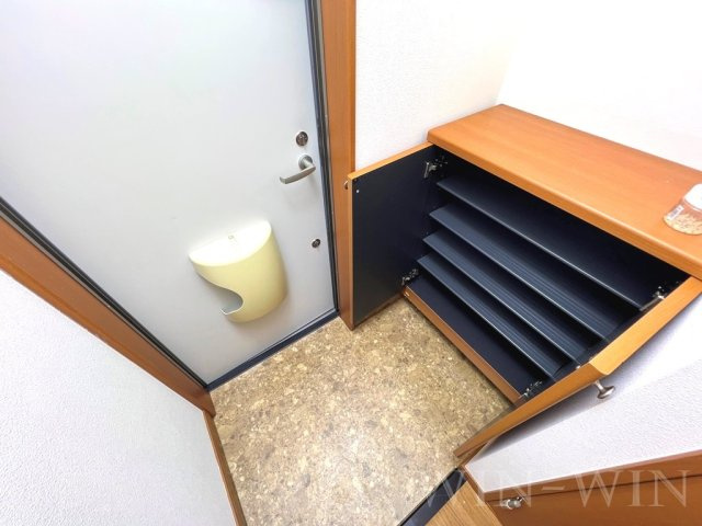 ブロードタウン神野 Ⅱ D棟の玄関